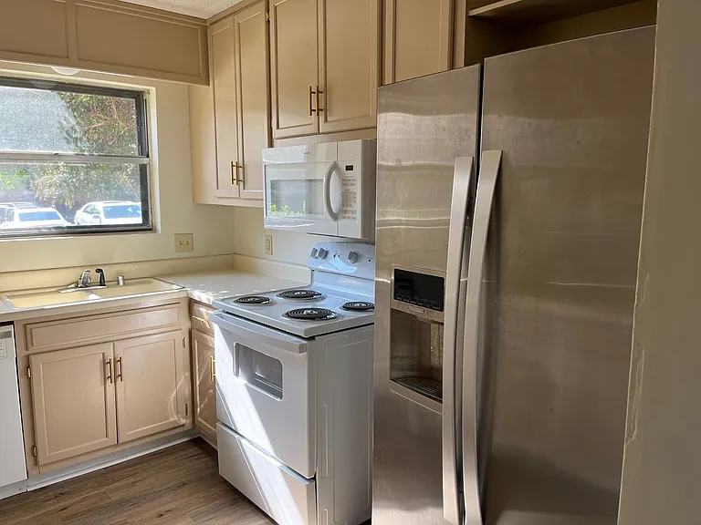 2307 Colony Dr SW — Photo 6