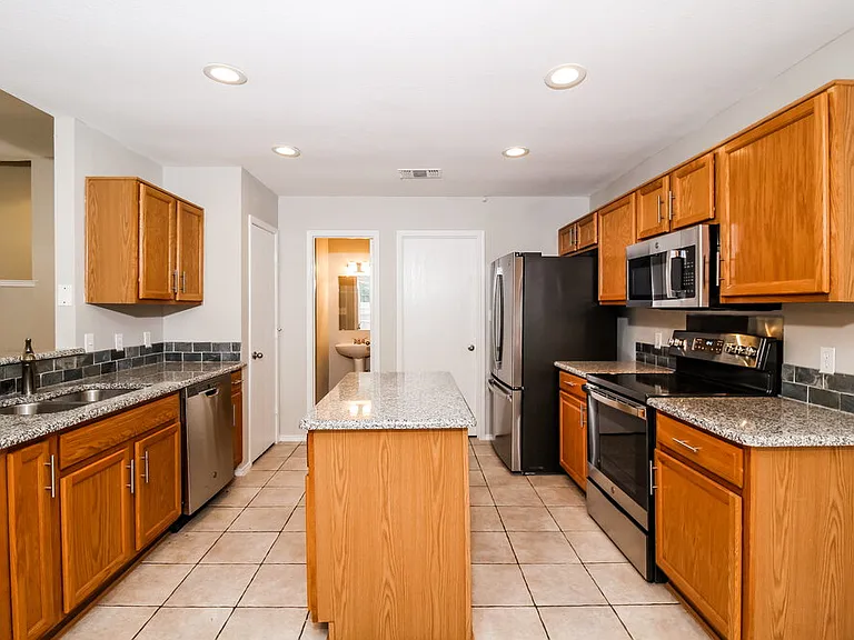809 Pace Dr — Photo 8