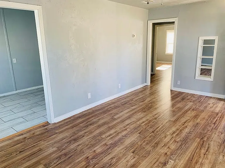 3800 N Donald Ave — Photo 4
