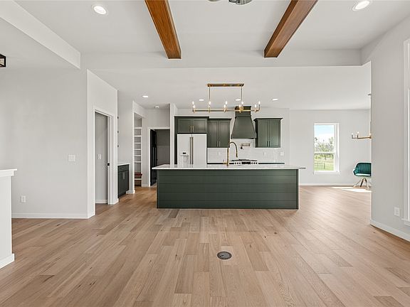4th image of 8818 Zeppelin Ave