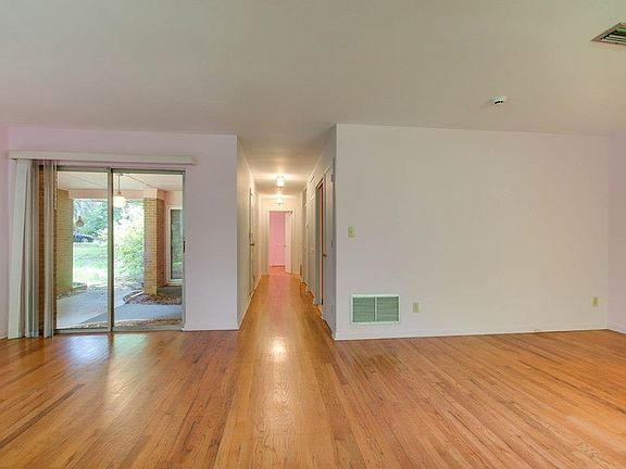 3rd image of 3101 Brandemere Dr