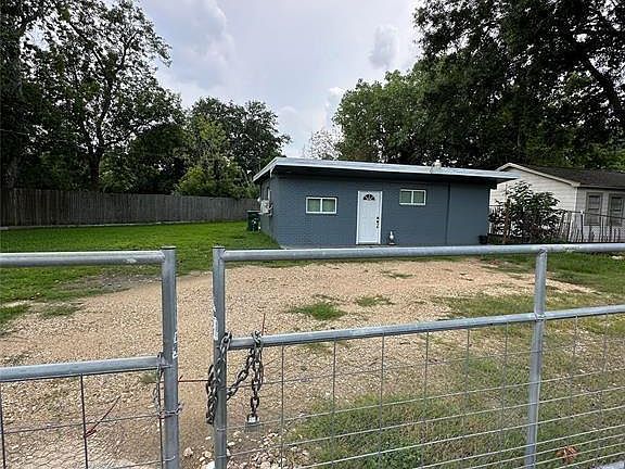3rd image of 614 Ross St