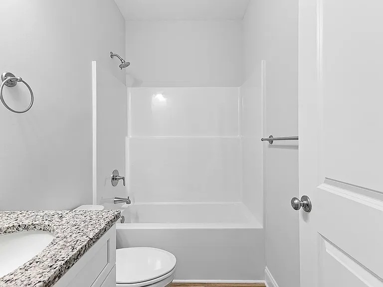 234 Lenox Cir — Photo 11