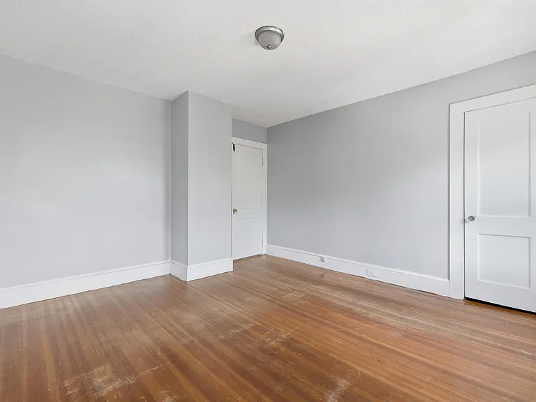 2 Oakland Ave — Photo 6