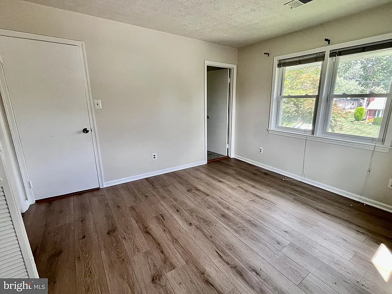 5350 Ravensworth Rd — Photo 62