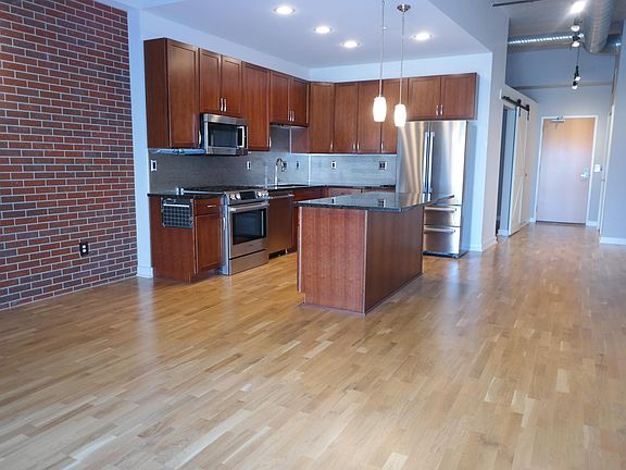4th image of 350 N Main St Unit 914