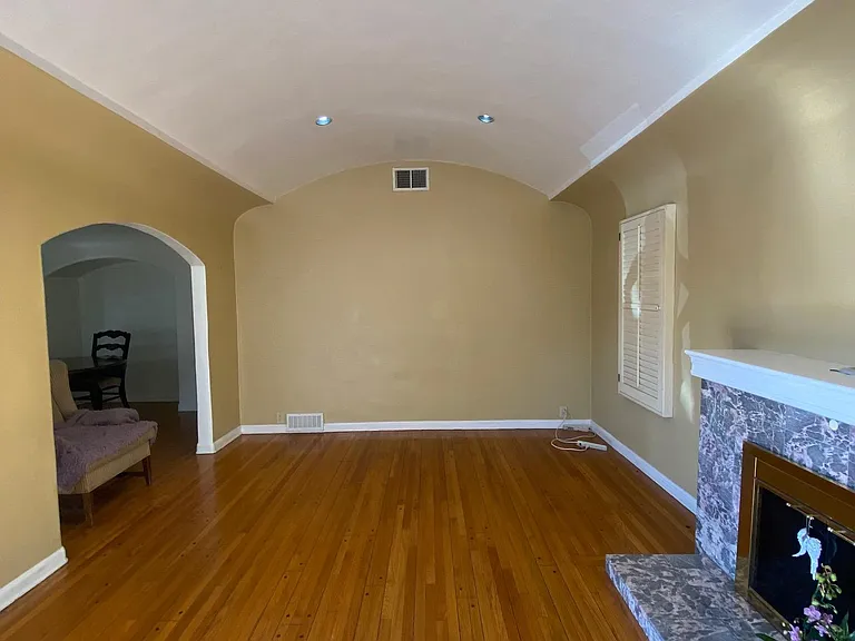 19 E Forest Ave — Photo 2