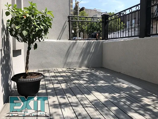 Rented by Exit Realty Top Properties | media 19