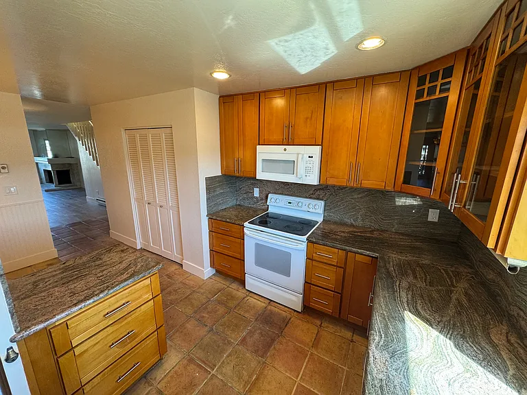 490 Canal St #11 — Photo 8