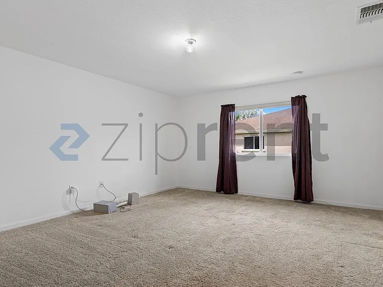 21429 NW 13th Ave — Photo 17