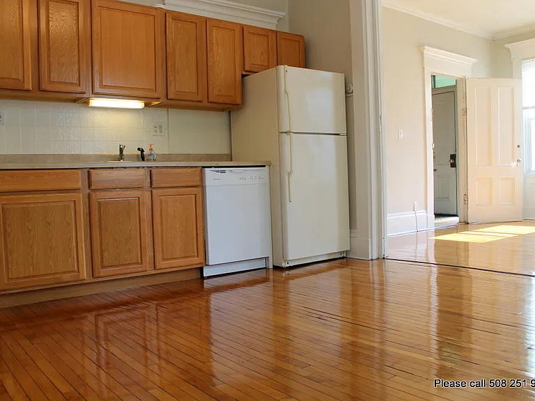 44 Chestnut St #1 — Photo 9