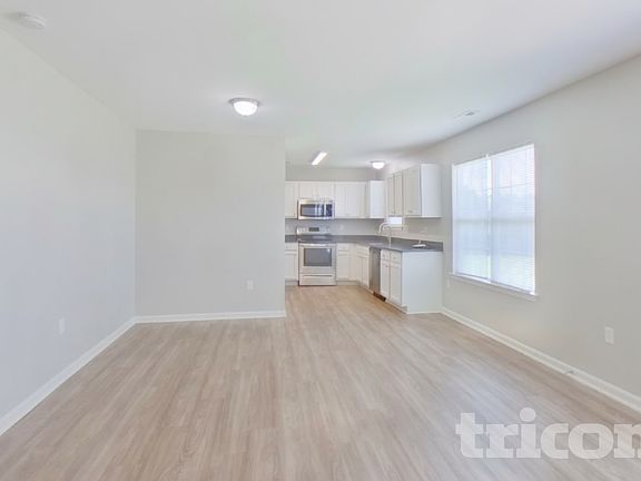 4th image of 1221 Grace Ct