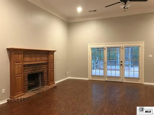 4 bed, 2.5 bath, 2787 sqft, $3,500 — Photo 3