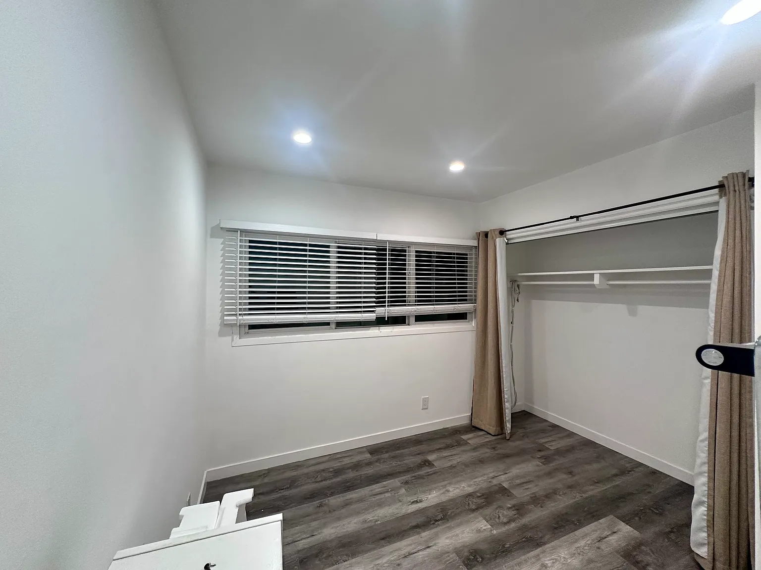 W 221st St, Torrance — Photo 4