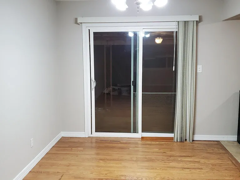 924 Ellston St — Photo 17