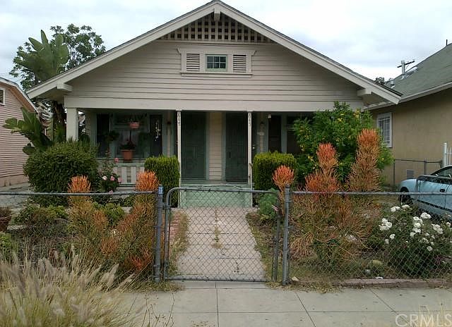 1st image of 645 W 43rd Pl