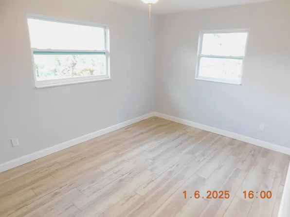 313 Surf St, New Smyrna Beach, FL 32169