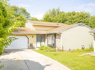 801 Copley Ln, Joliet, IL 60431