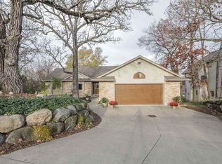 219 Windham Hl, Cottage Grove, WI 53527