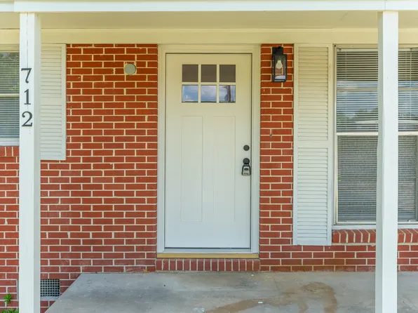 712 Bruce Ave, Defuniak Springs, FL 32435