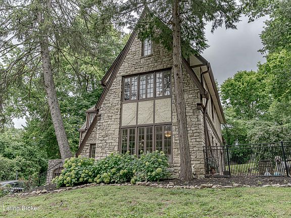 2nd image of 1803 Trevilian Way