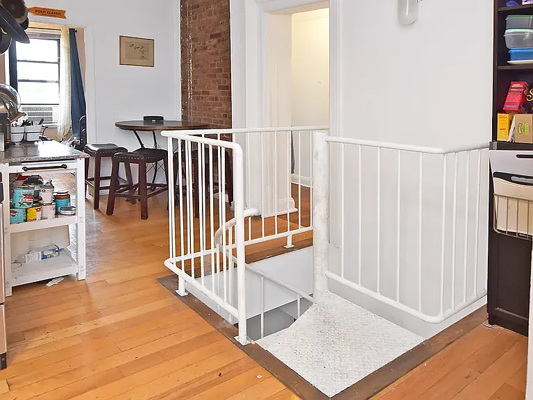 104 E 4th St #D7 — Photo 10
