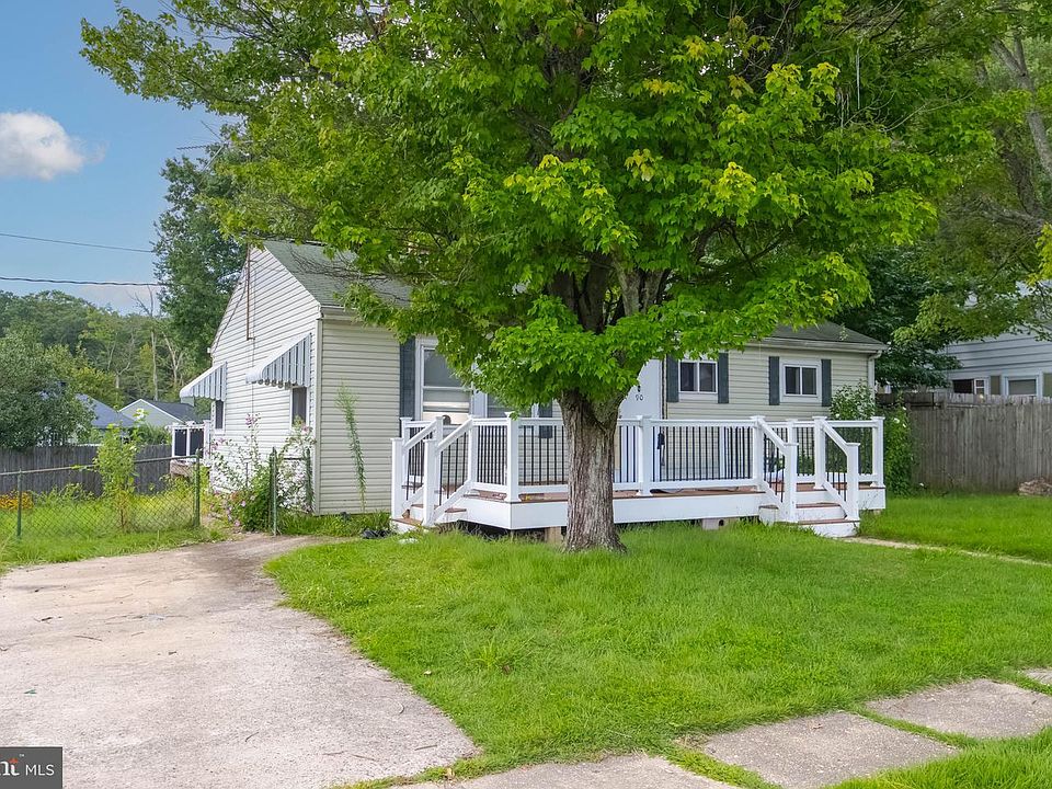 1st image of 90 Moyer Dr