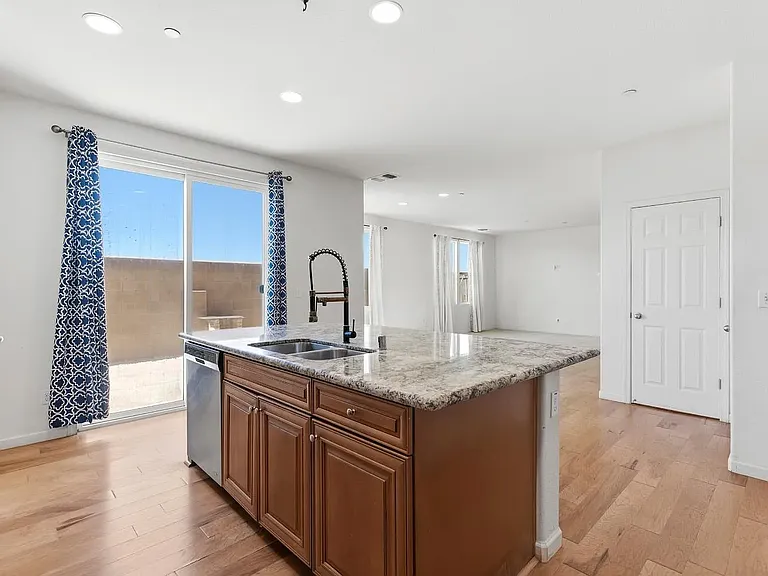 2260 Gallery Dr — Photo 23