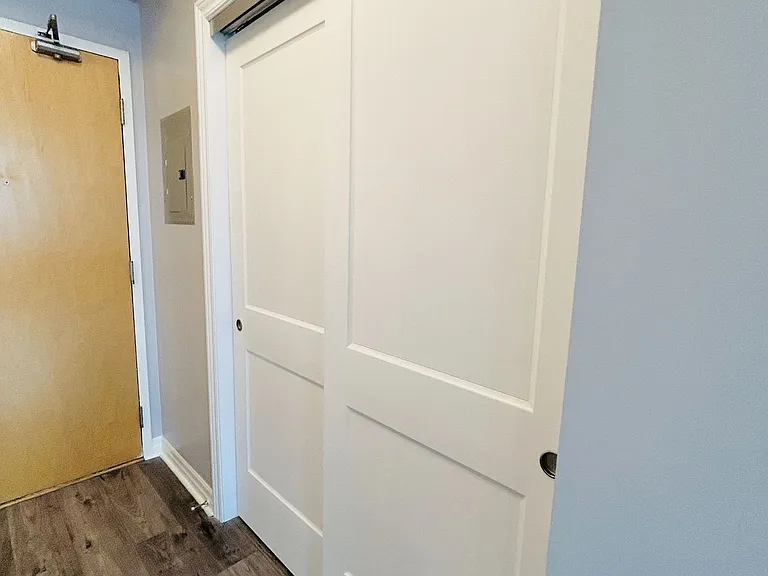 220 Burnhamthorpe Rd W #513 — Photo 24