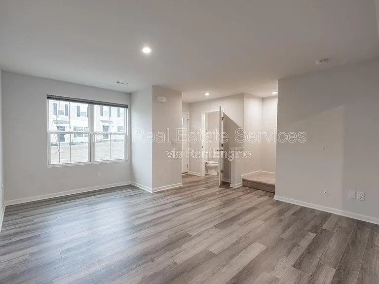 2935 Winterberry Dr — Photo 32