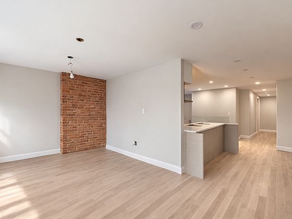 5th image of 433 Pulaski St APT 1