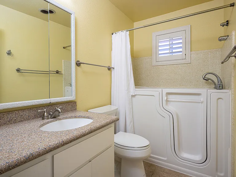 4613 E Escondido Ave — Photo 13
