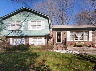 1158 Fox Run Dr, Charlotte, NC 28212