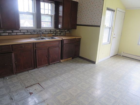 5th image of 3648 Elmwood Ave
