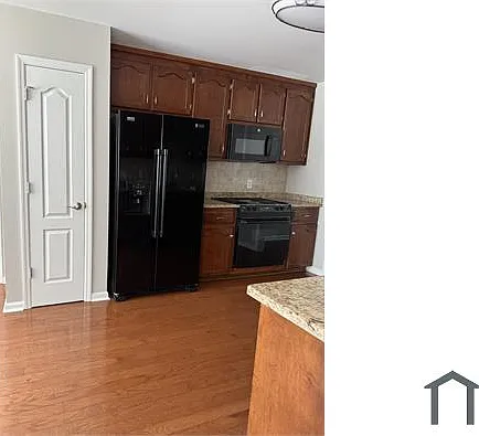 3 bed, 1557 sqft, $2,000 — Photo 3