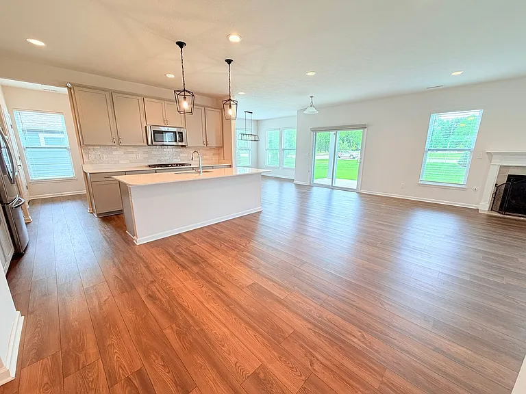4030 Omaha Dr — Photo 10