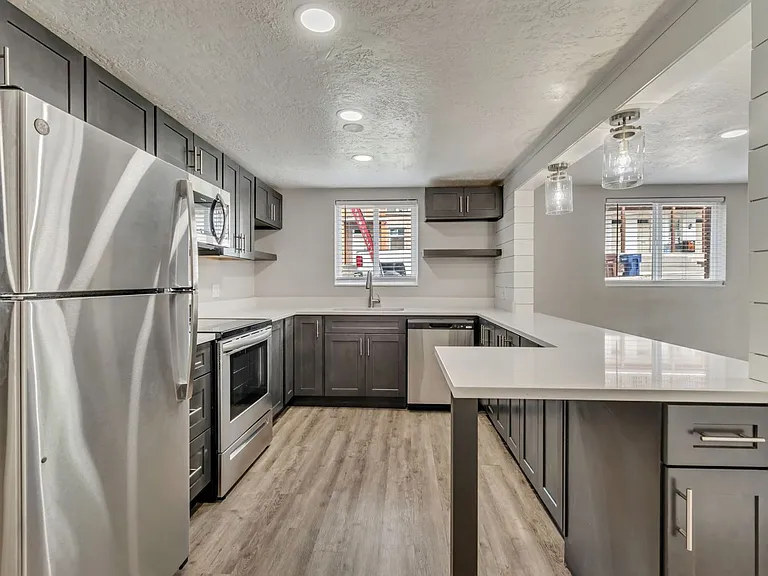 1260 E Alameda Ave — Photo 10