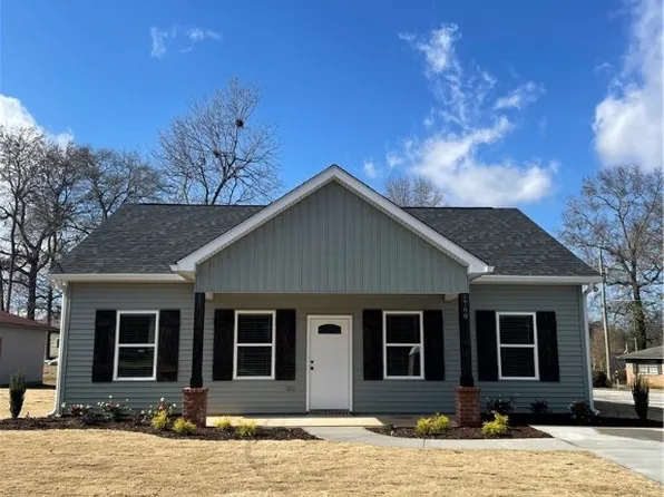 1700 Toomer St, Opelika, AL 36801