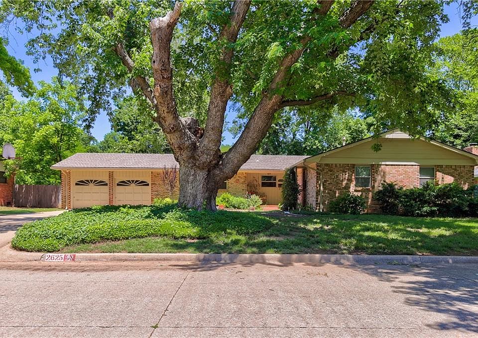 1st image of 2625 Chateau Dr