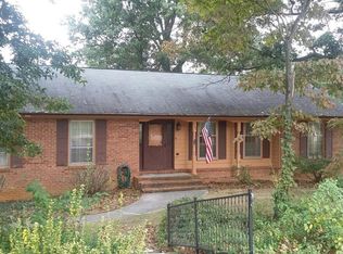 225 Briarwood Dr, Christiansburg, VA 24073