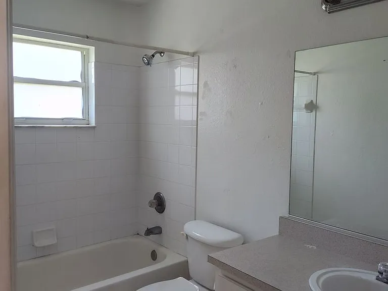 4540 SW 36th Ln — Photo 8