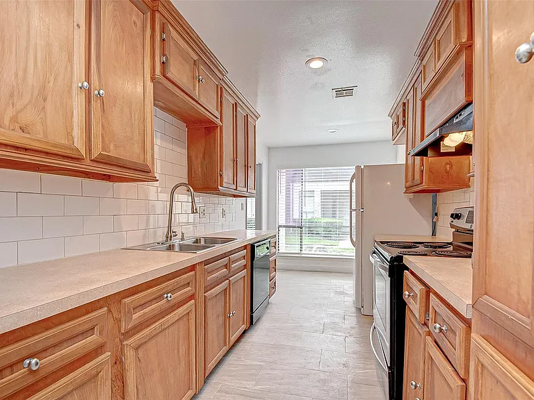 8312 Augustine Dr #D — Photo 8