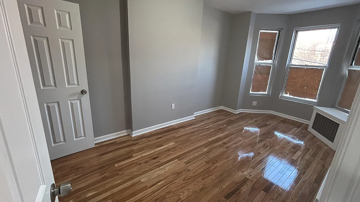 Building Photo - 0 Bruckner Blvd #1