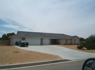 15346 Riverside Dr, Apple Valley, CA 92307