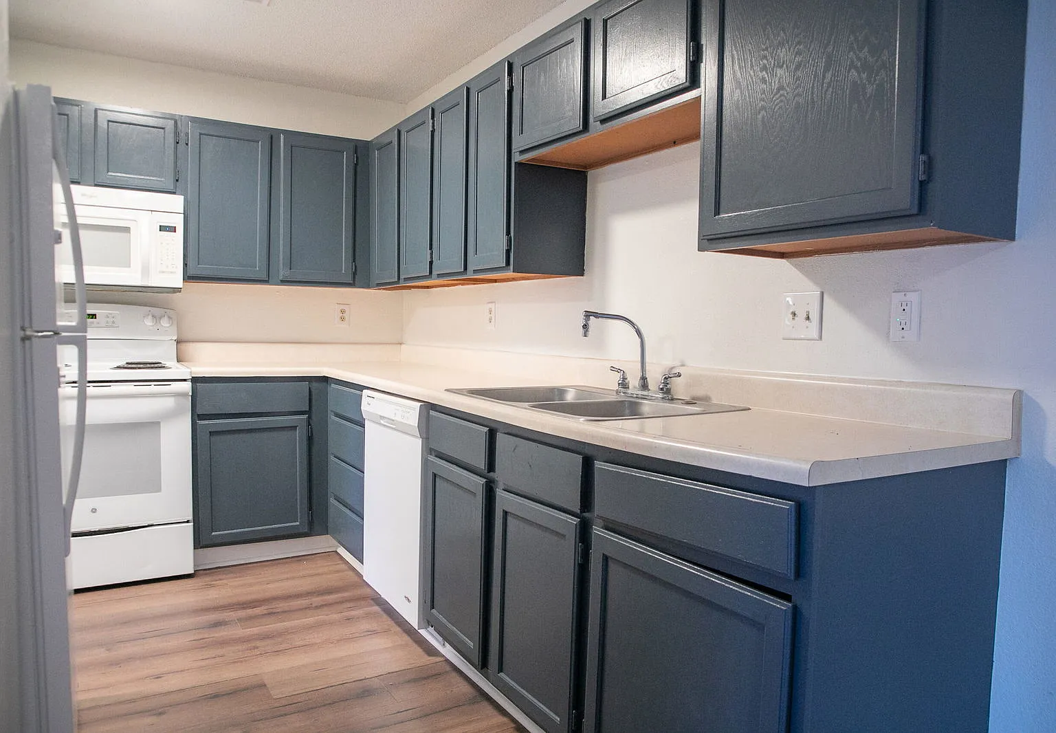 The Vincent Apartments — Photo 4