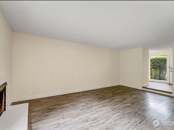 3rd image of 4262 Beckonridge Dr W