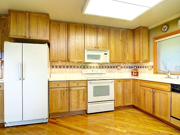4th image of 5841 Easton Ct