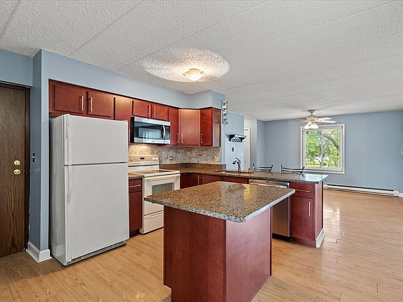 3rd image of 708 N Briar Hill Ln APT 3