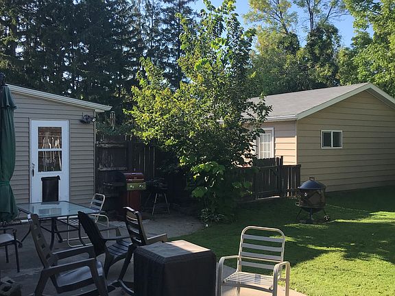 Dogdoor to big 3 season room