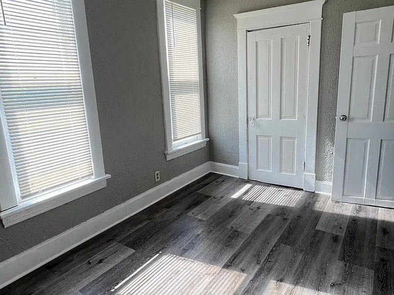 3550 Oliver Ave N — Photo 5